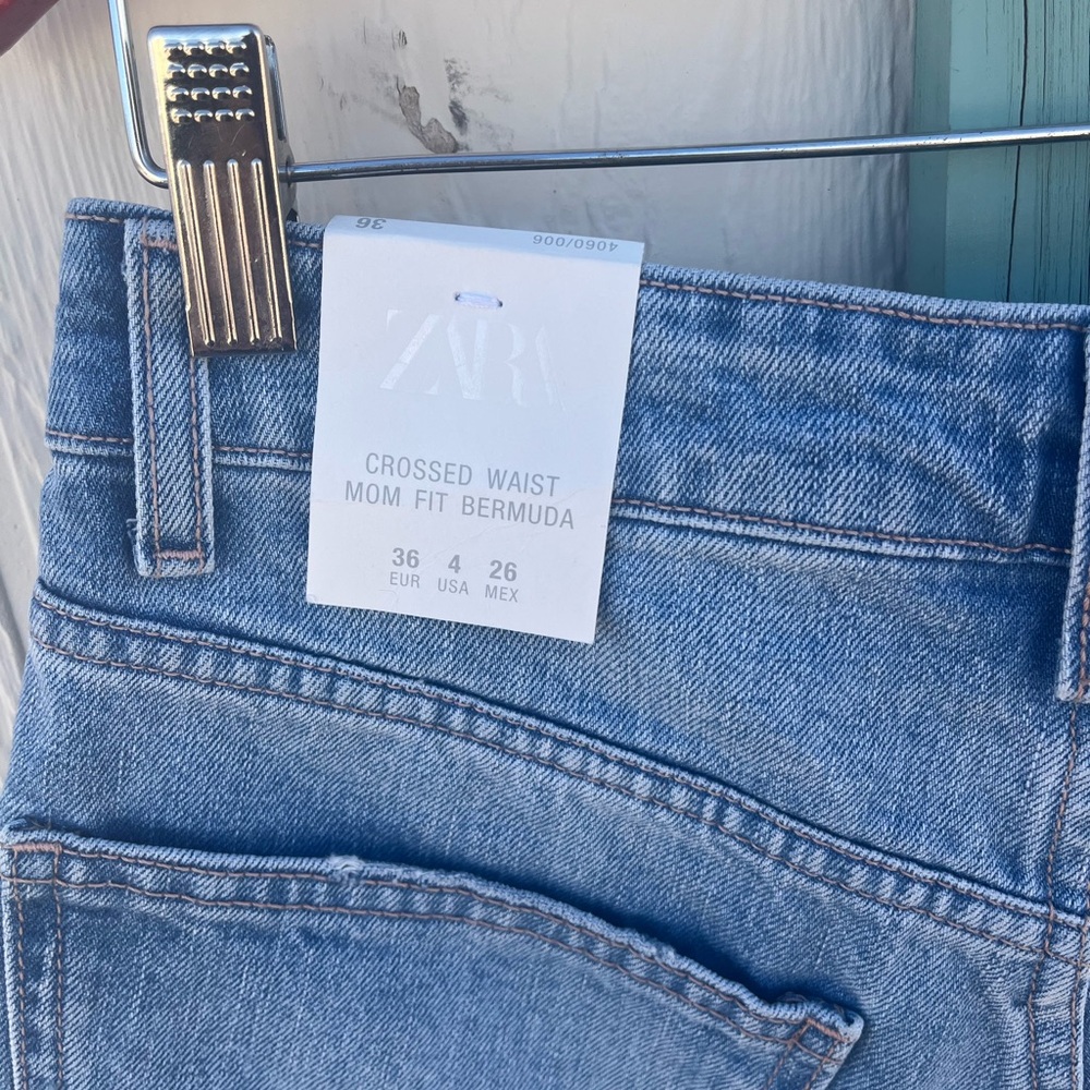Zara Crossed Waist High Rise Mom Fit BermudaShorts Distressed‎ Size 4 - Picture 7 of 7